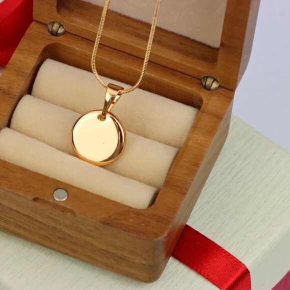 "Minimalist Round Rose Gold Pendant for Everyday Layering Style, XPPT1536 - Picture 6 of 13